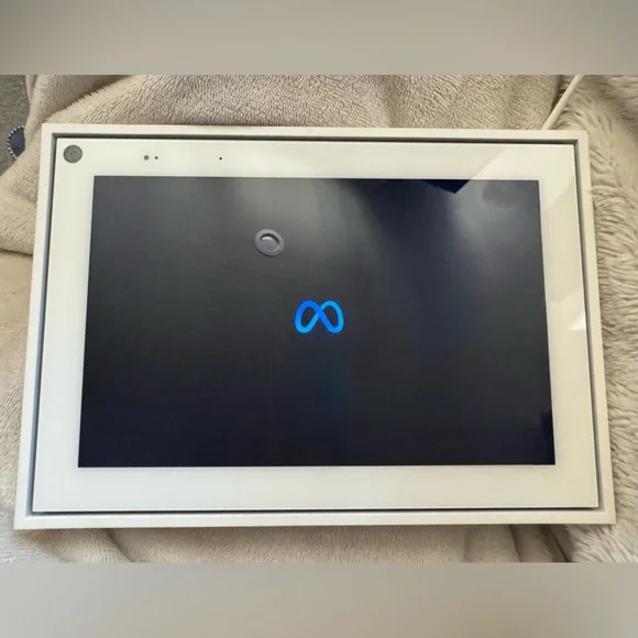 Facebook Portal Mini Smart Video Calling Device - Picture 4 of 10